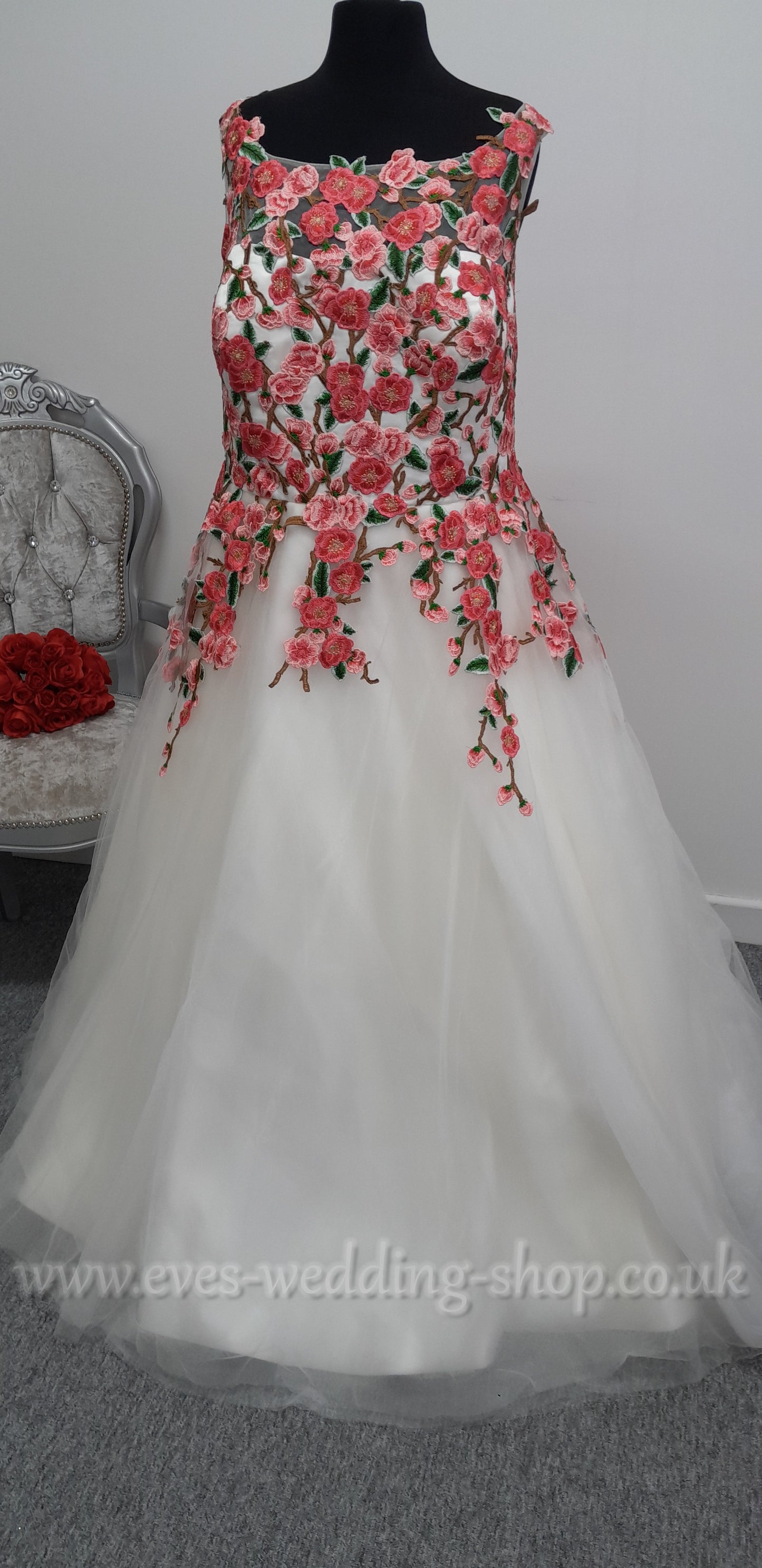 House of Mooshki ivory wedding dress UK size 32