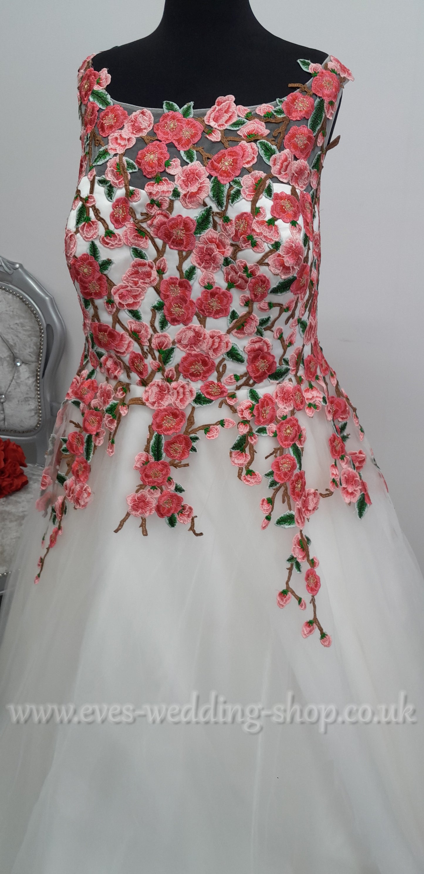 House of Mooshki ivory wedding dress UK size 32