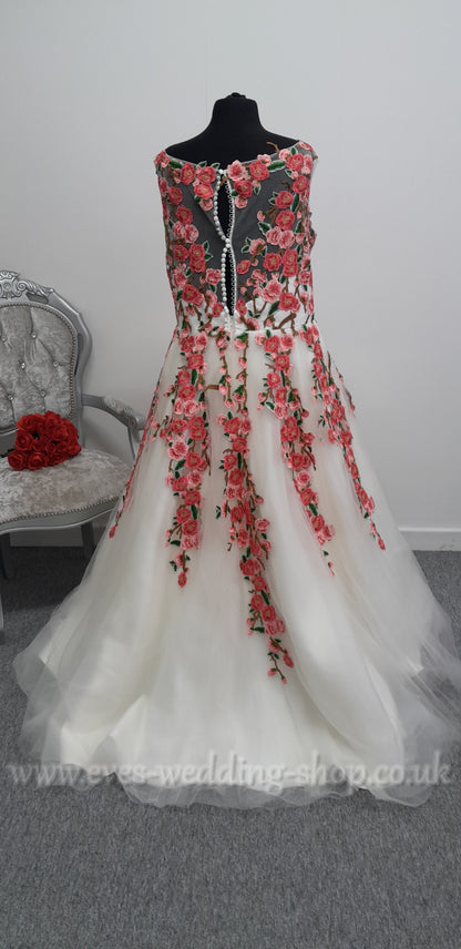 House of Mooshki ivory wedding dress UK size 32