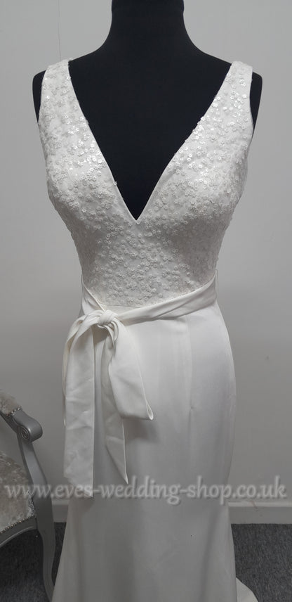 Freda Bennet ivory crepe wedding dress UK 6