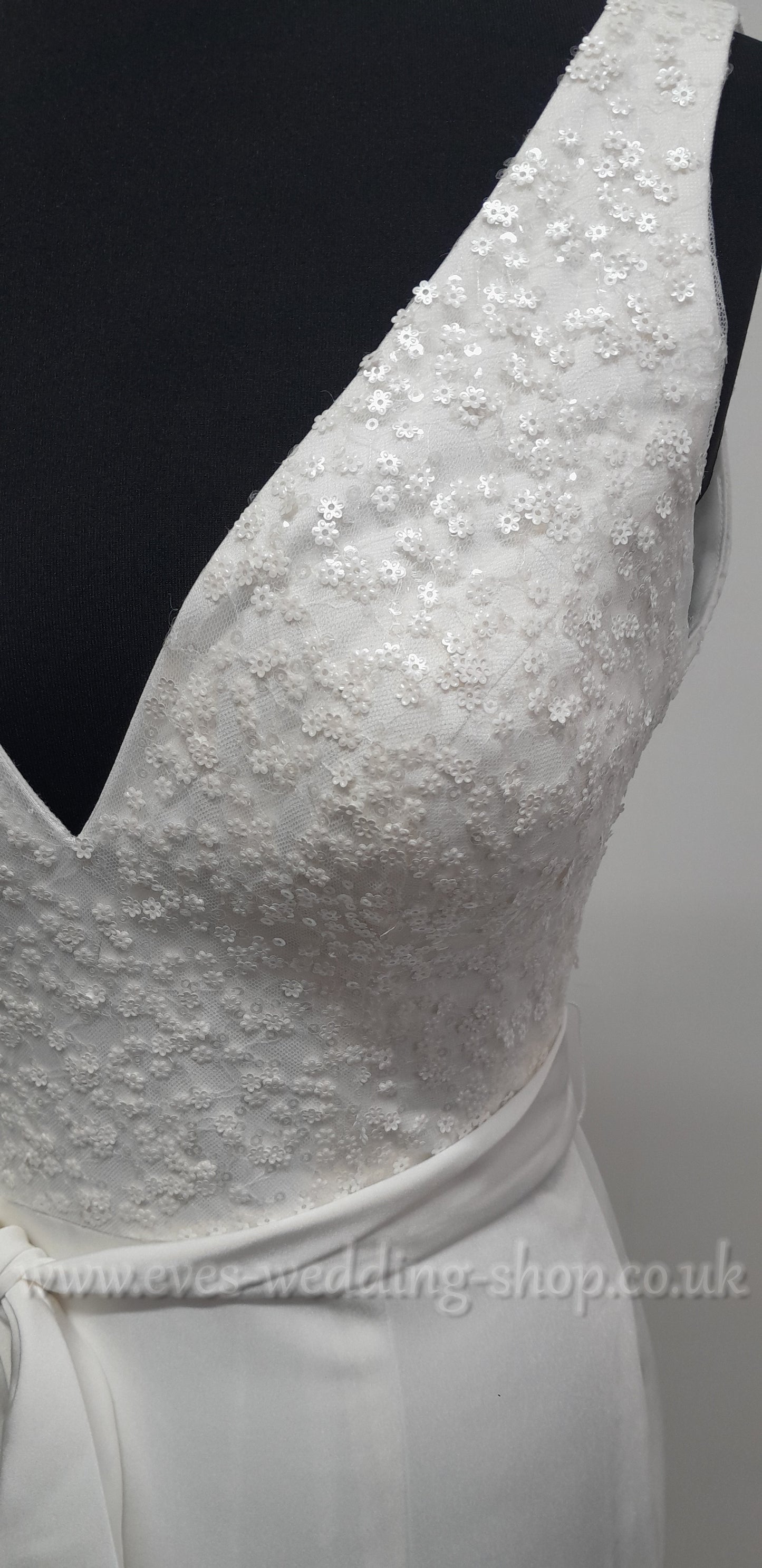 Freda Bennet ivory crepe wedding dress UK 6