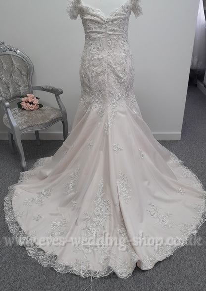 White Rose Aubrey ivory/nude wedding dress UK 20