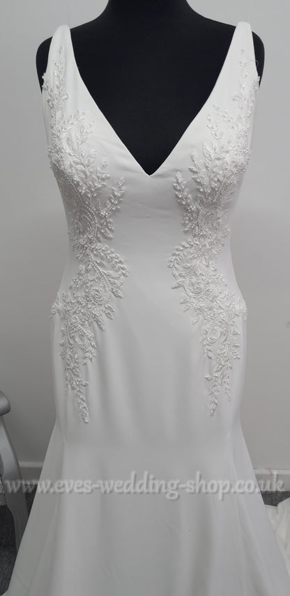 Maggie Sottero ''Adrianna'' ivory crepe wedding dress UK 18