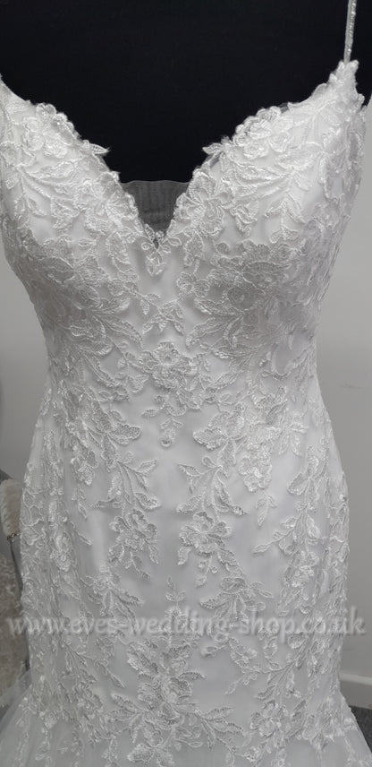 Rebecca Ingram ivory wedding dress UK 12