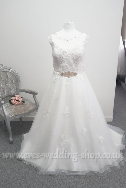 Eternity bride D5633 ivory wedding dress UK 24