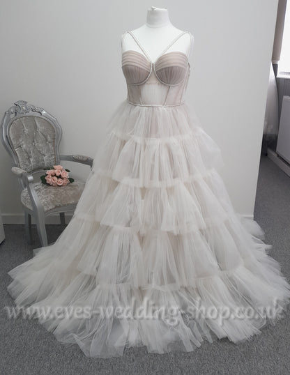Blamo Biamo ''Liam''  ivory /almond wedding dress UK 20
