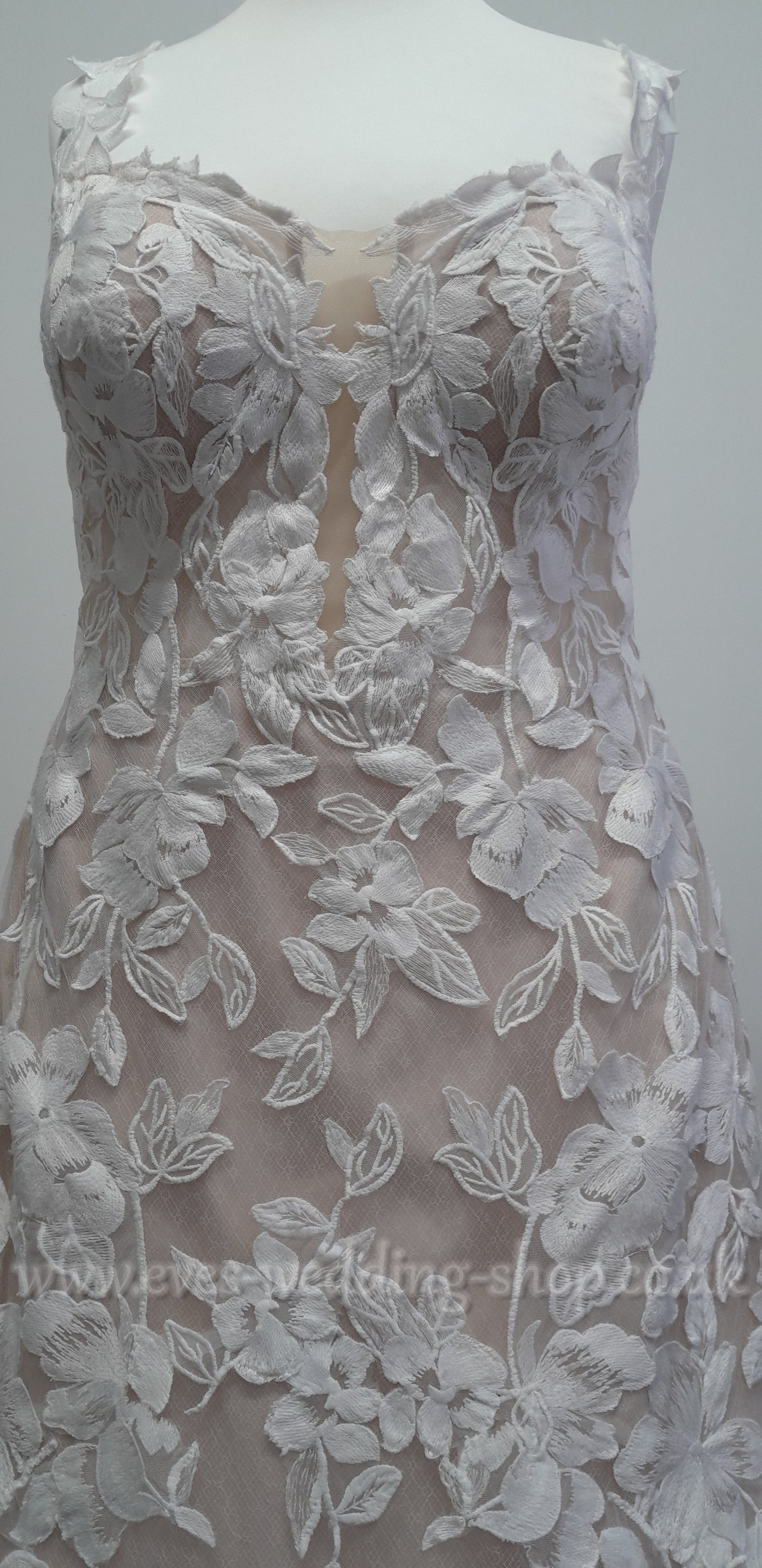 Essense of Australia ''D3709'' fit and flare wedding dress UK 26