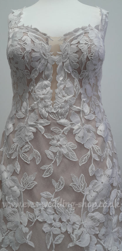 Essense of Australia ''D3709'' fit and flare wedding dress UK 26