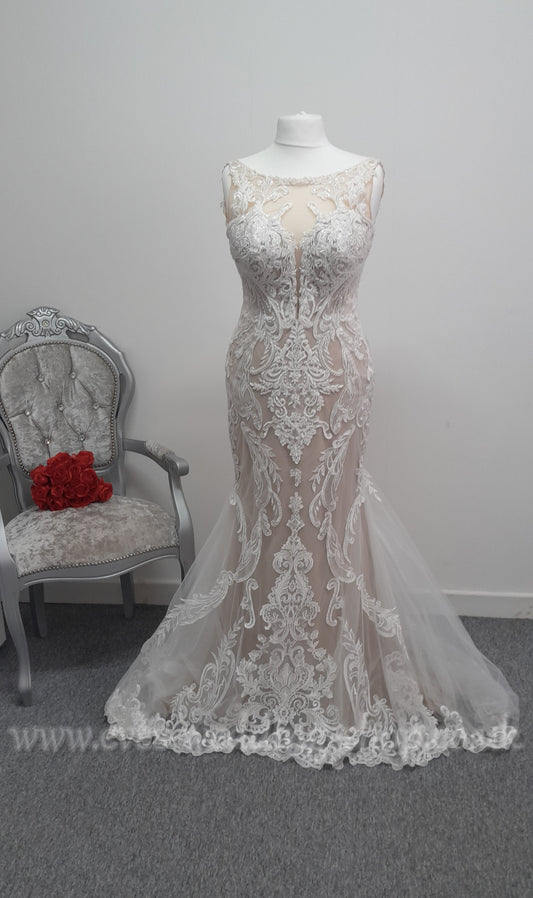 Essense of Australia 3153 high neck wedding dress UK 16