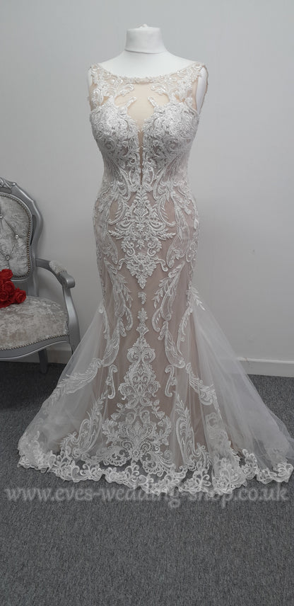 Essense of Australia 3153 high neck wedding dress UK 16