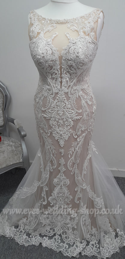 Essense of Australia 3153 high neck wedding dress UK 16