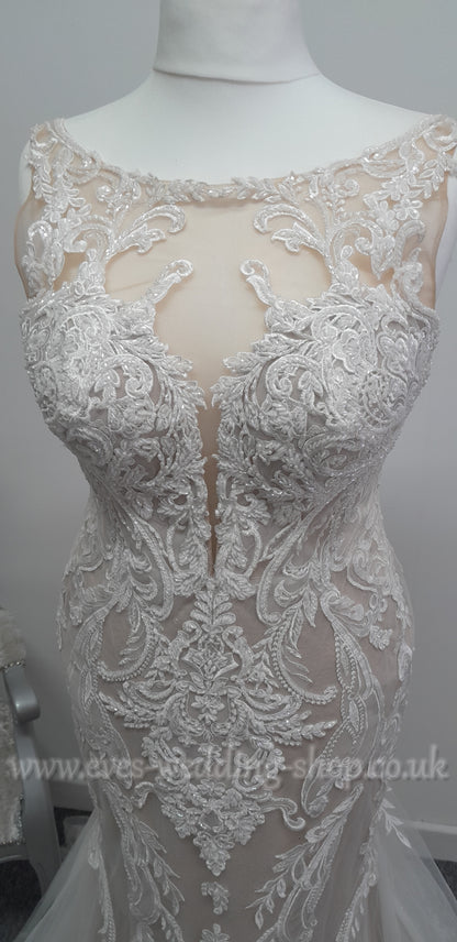 Essense of Australia 3153 high neck wedding dress UK 16