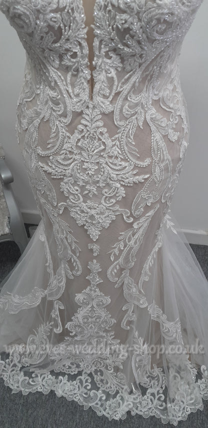 Essense of Australia 3153 high neck wedding dress UK 16