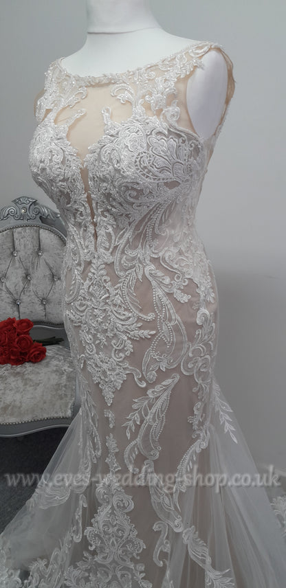 Essense of Australia 3153 high neck wedding dress UK 16
