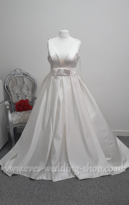 Adriana Alier ''Sol'' ivory satin wedding dress UK 16