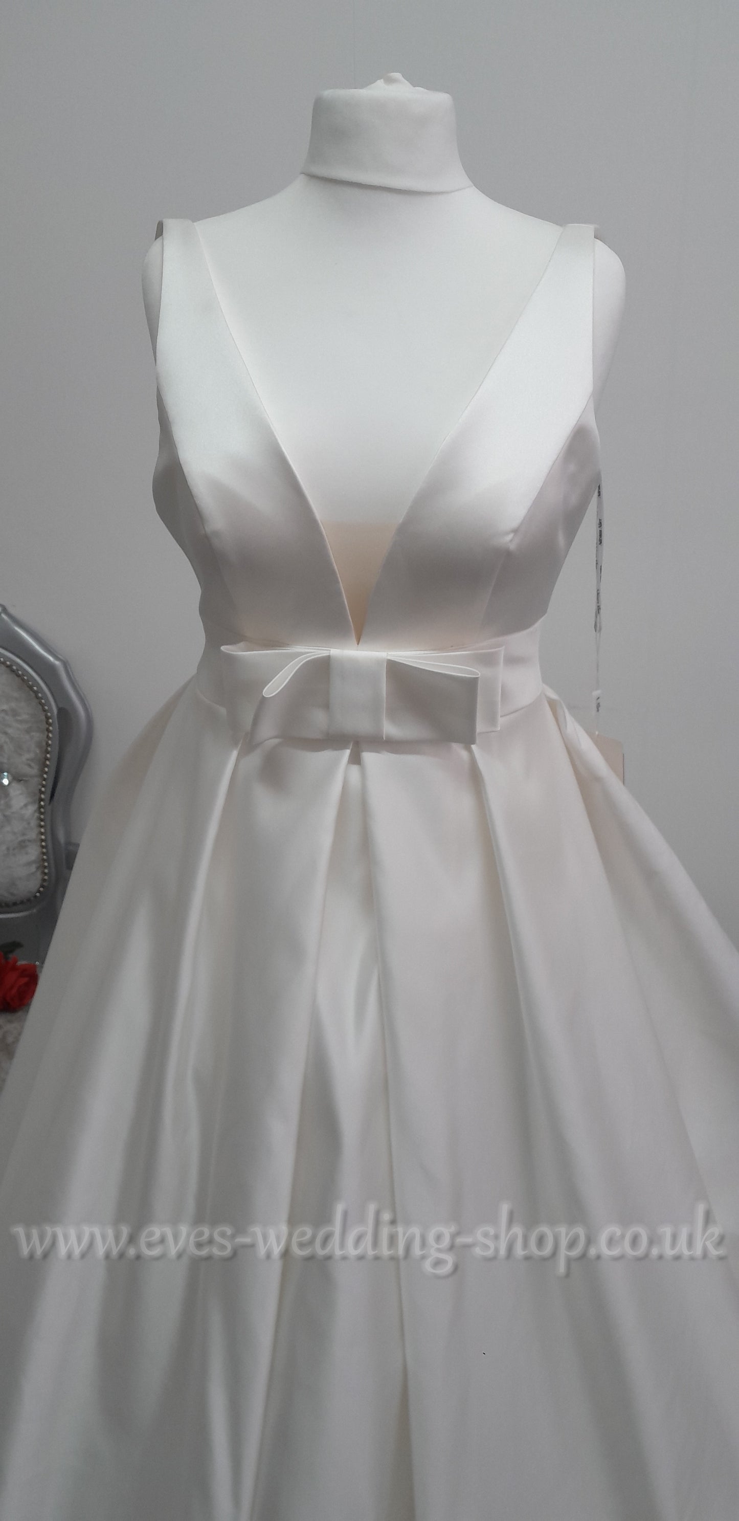 Adriana Alier ''Sol'' ivory satin wedding dress UK 16