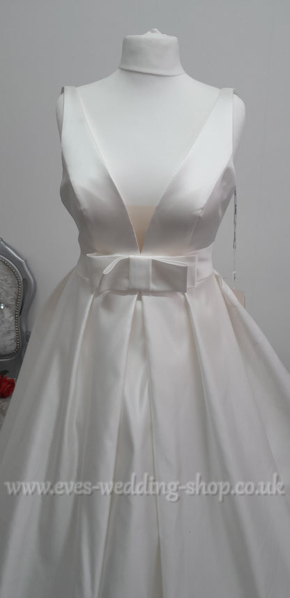 Adriana Alier ''Sol'' ivory satin wedding dress UK 16