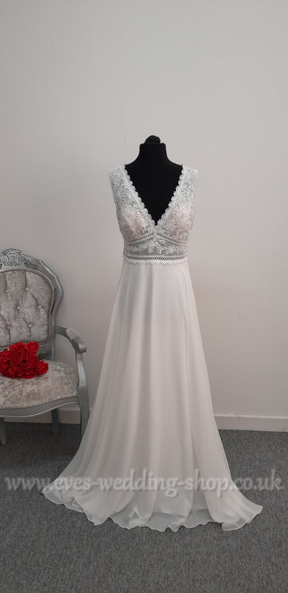 Kelsey Rose ivory wedding dress UK 12