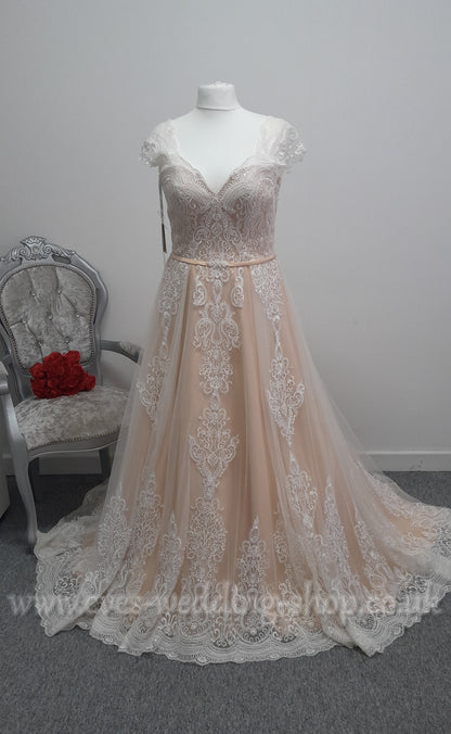Lore White nude ivory wedding dress UK 18