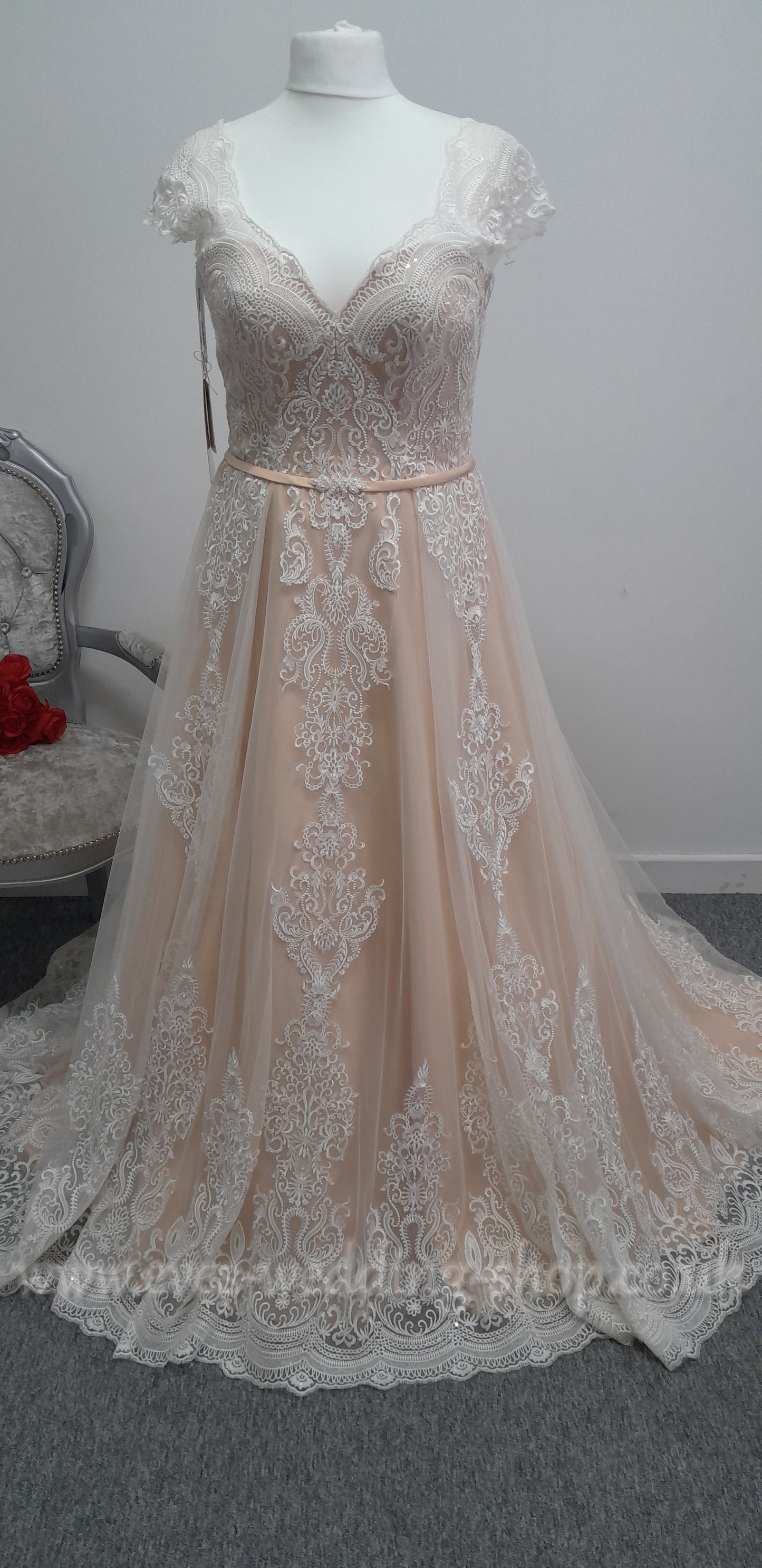 Lore White nude ivory wedding dress UK 18