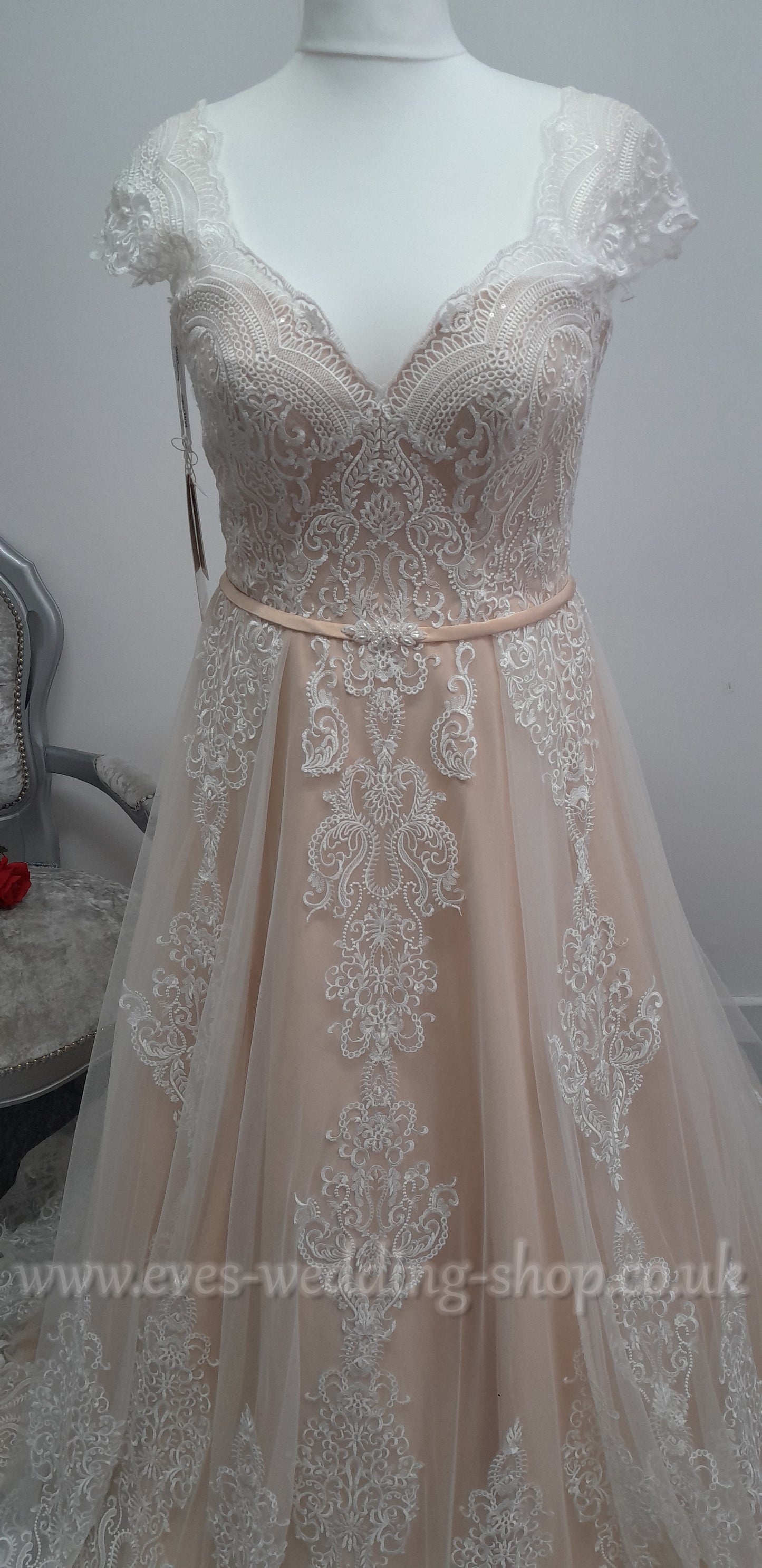 Lore White nude ivory wedding dress UK 18