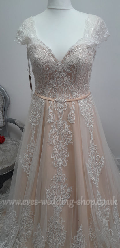 Lore White nude ivory wedding dress UK 18