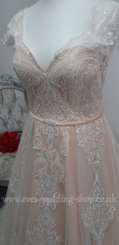 Lore White nude ivory wedding dress UK 18