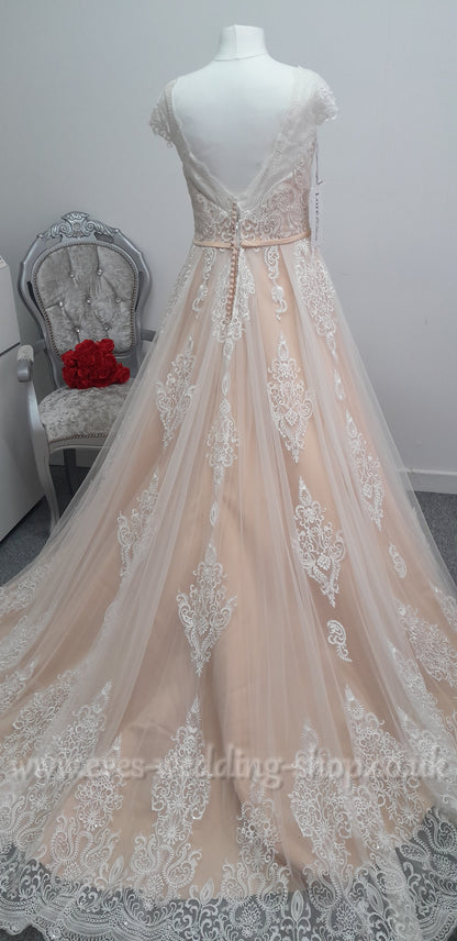 Lore White nude ivory wedding dress UK 18