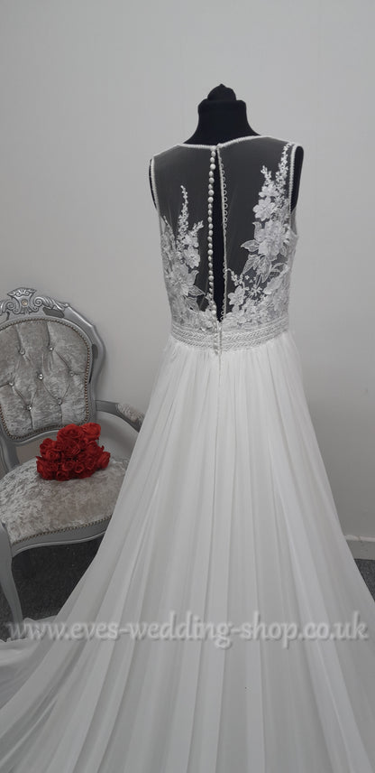 Romantica ivory chiffon wedding dress with slit UK 14