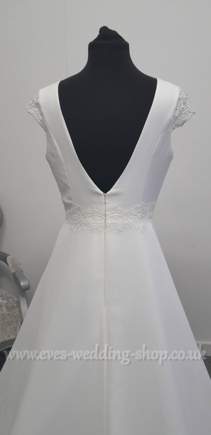 Bianco Evento ''Letizia'' wedding dress EU 42 - UK 14