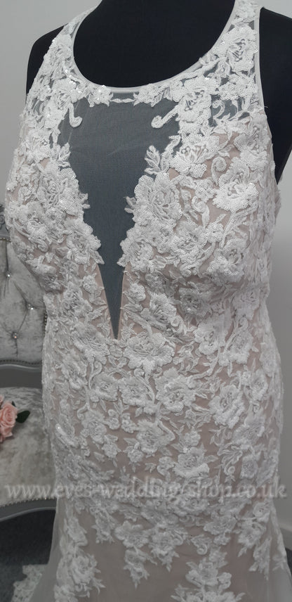 David's Bridal ivory bisque wedding dress US 24/ UK 26