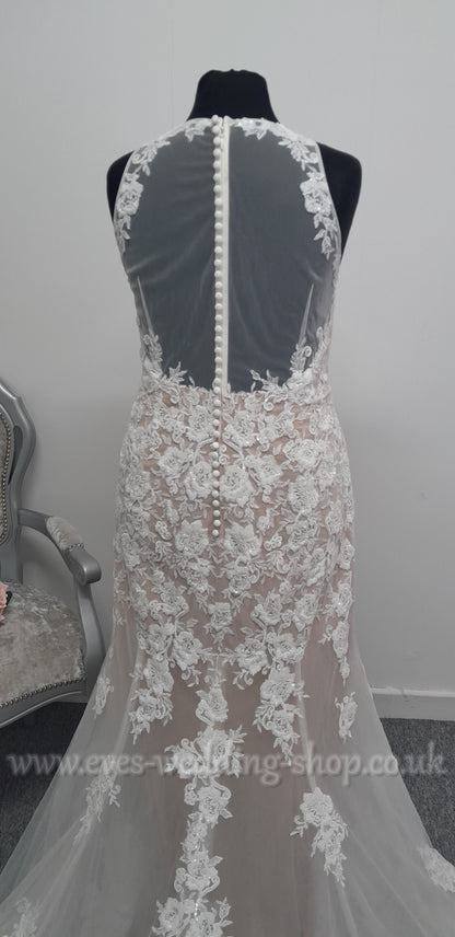 David's Bridal ivory bisque wedding dress US 24/ UK 26
