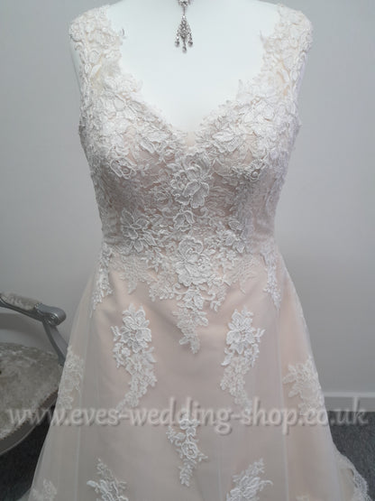 Ladybird 421054 ivory nude wedding dress UK 18