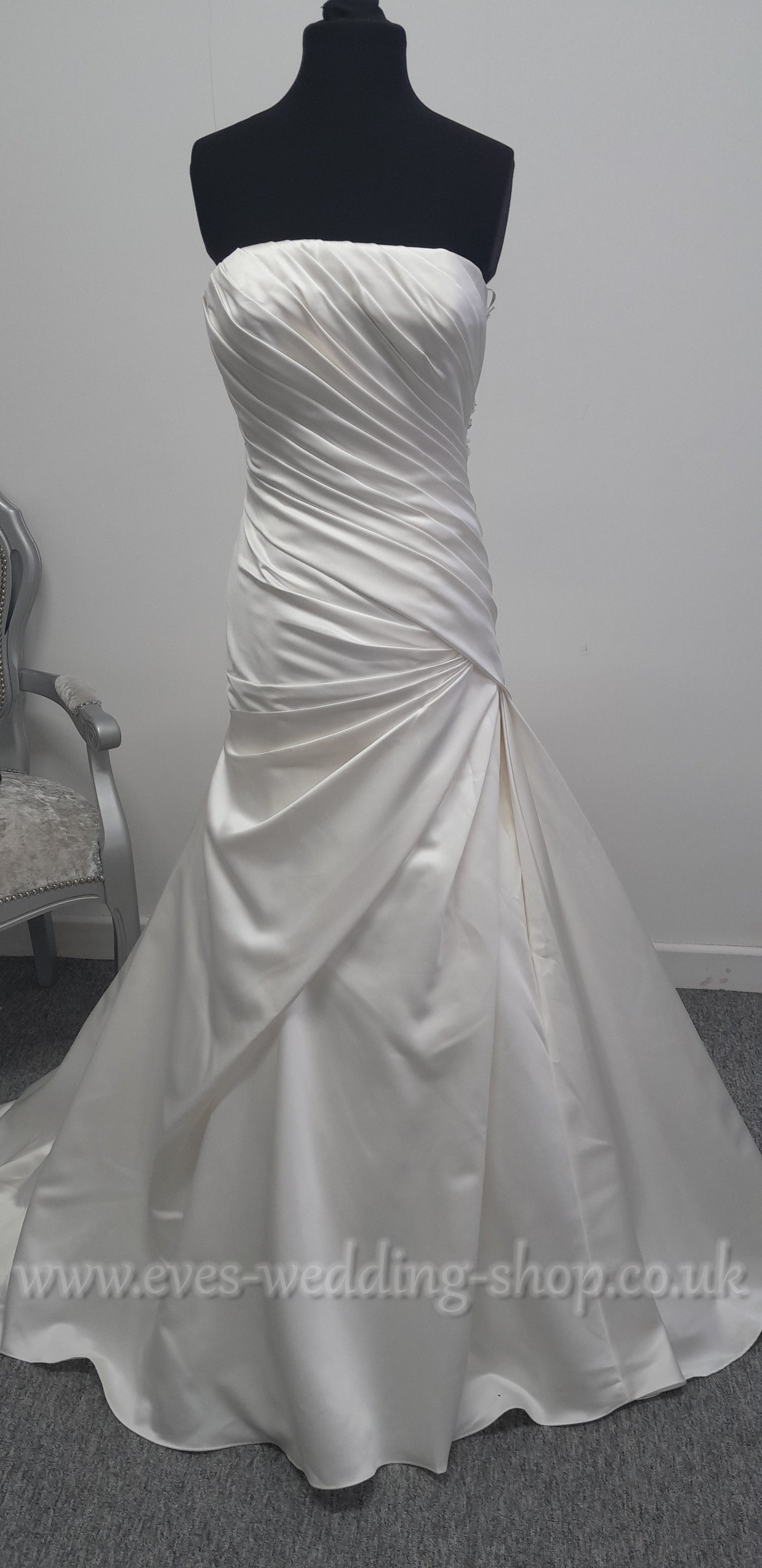 Anna Lizh satin wedding dress UK 14