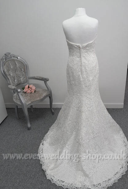 Maggie Sottero ''Lottie'' ivory crochet wedding dress UK 14