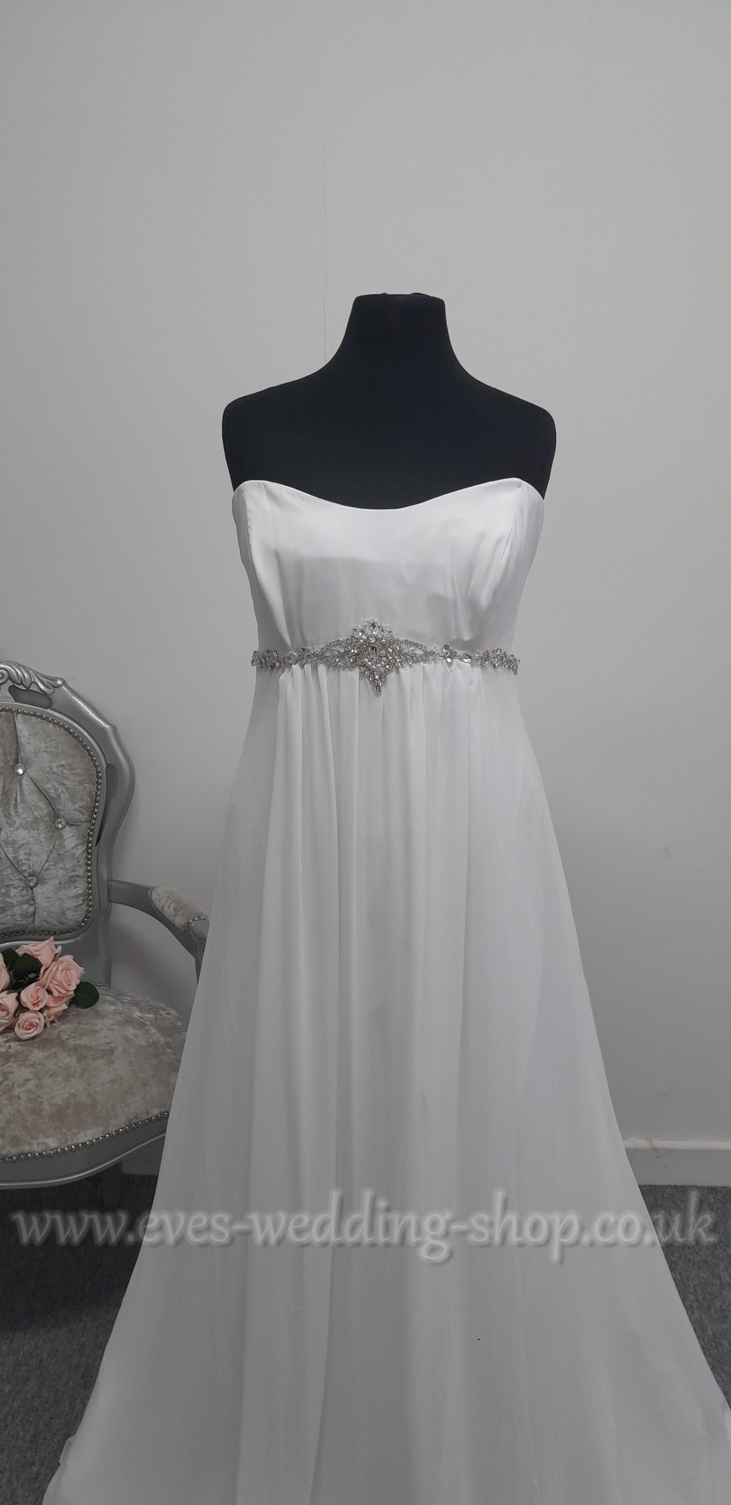 Michael Nolte white chiffon wedding dress US 24- UK 26/28