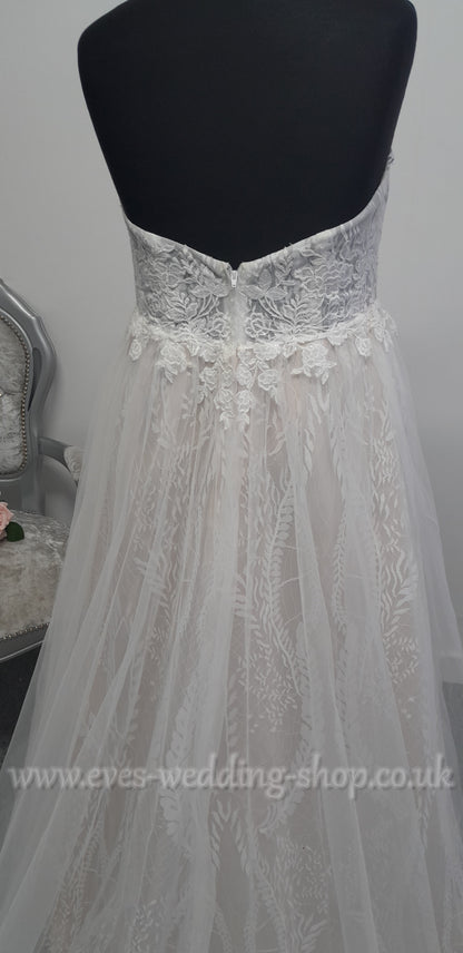 DB Studio ivory stone colour wedding dress US 16, UK 18