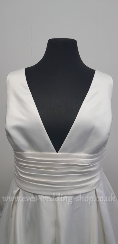 David's Bridal ivory wedding dress US 26, UK 28