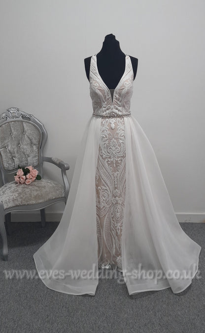 Off white / nude wedding dress UK 6