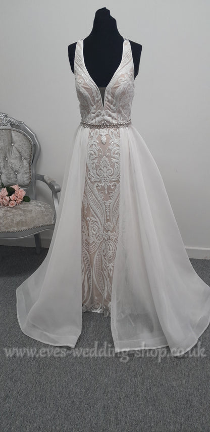 Off white / nude wedding dress UK 6