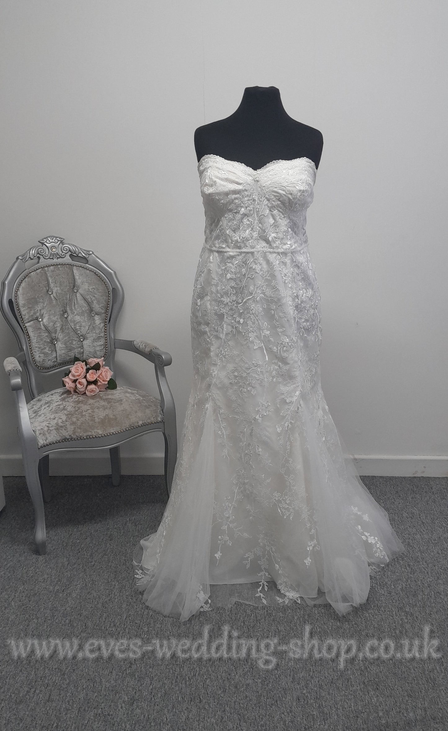 David's Bridal ivory wedding dress US 24, UK 26