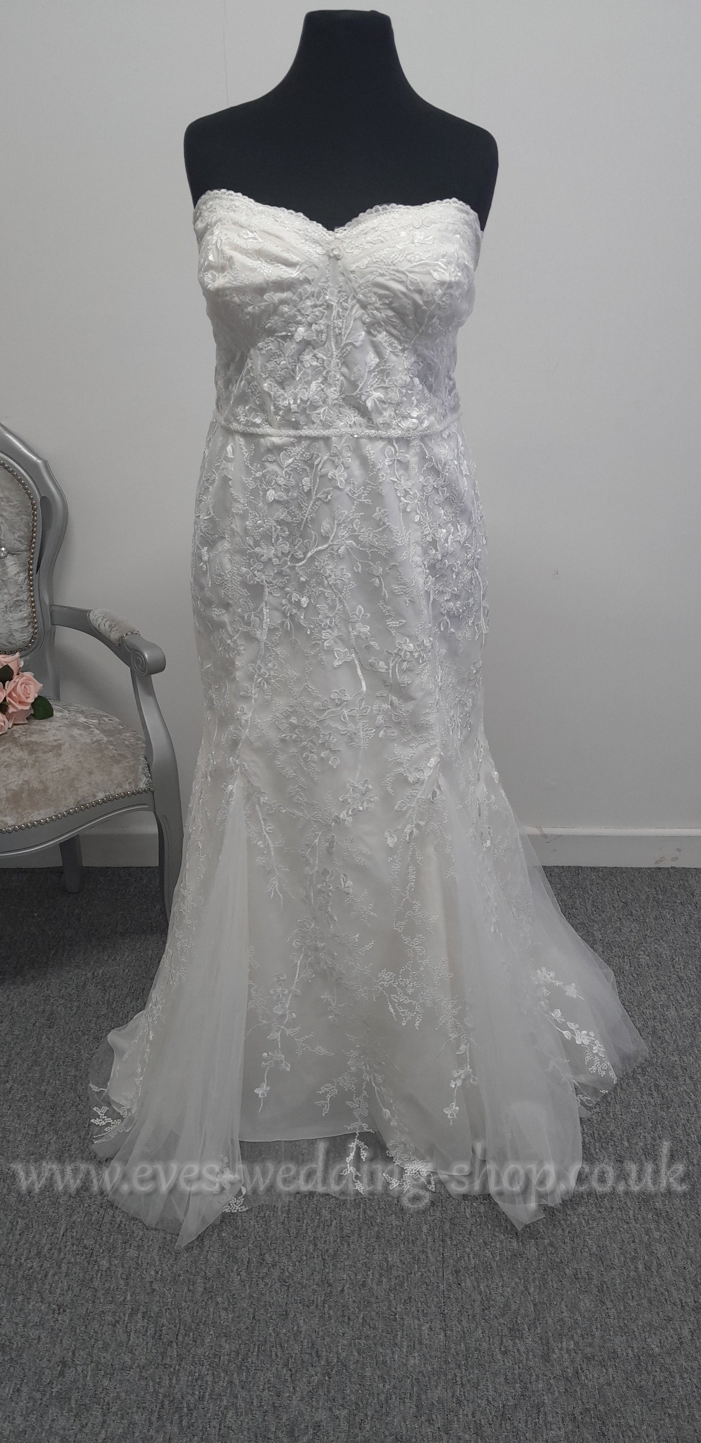 David's Bridal ivory wedding dress US 24, UK 26