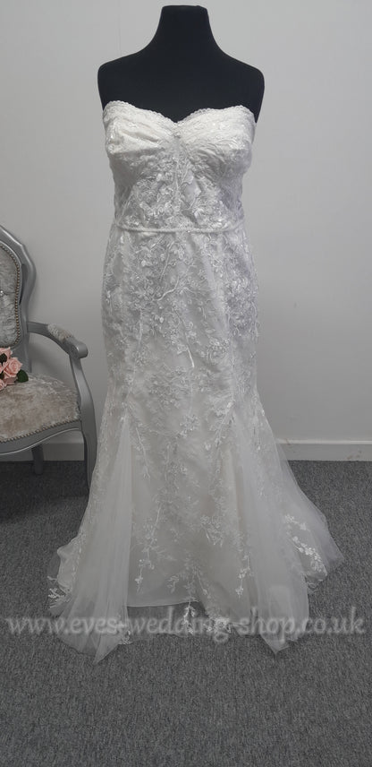 David's Bridal ivory wedding dress US 24, UK 26