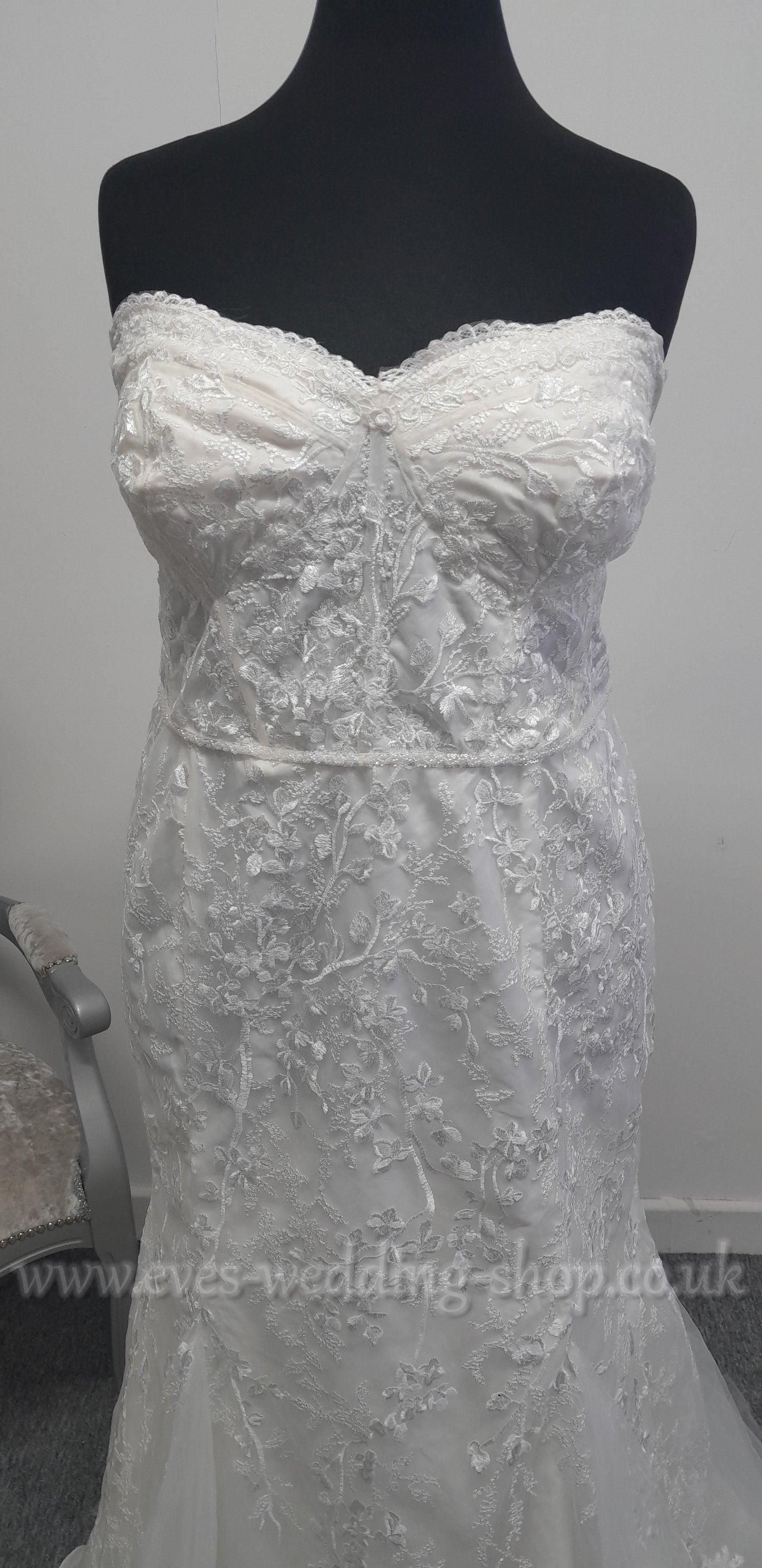 David's Bridal ivory wedding dress US 24, UK 26