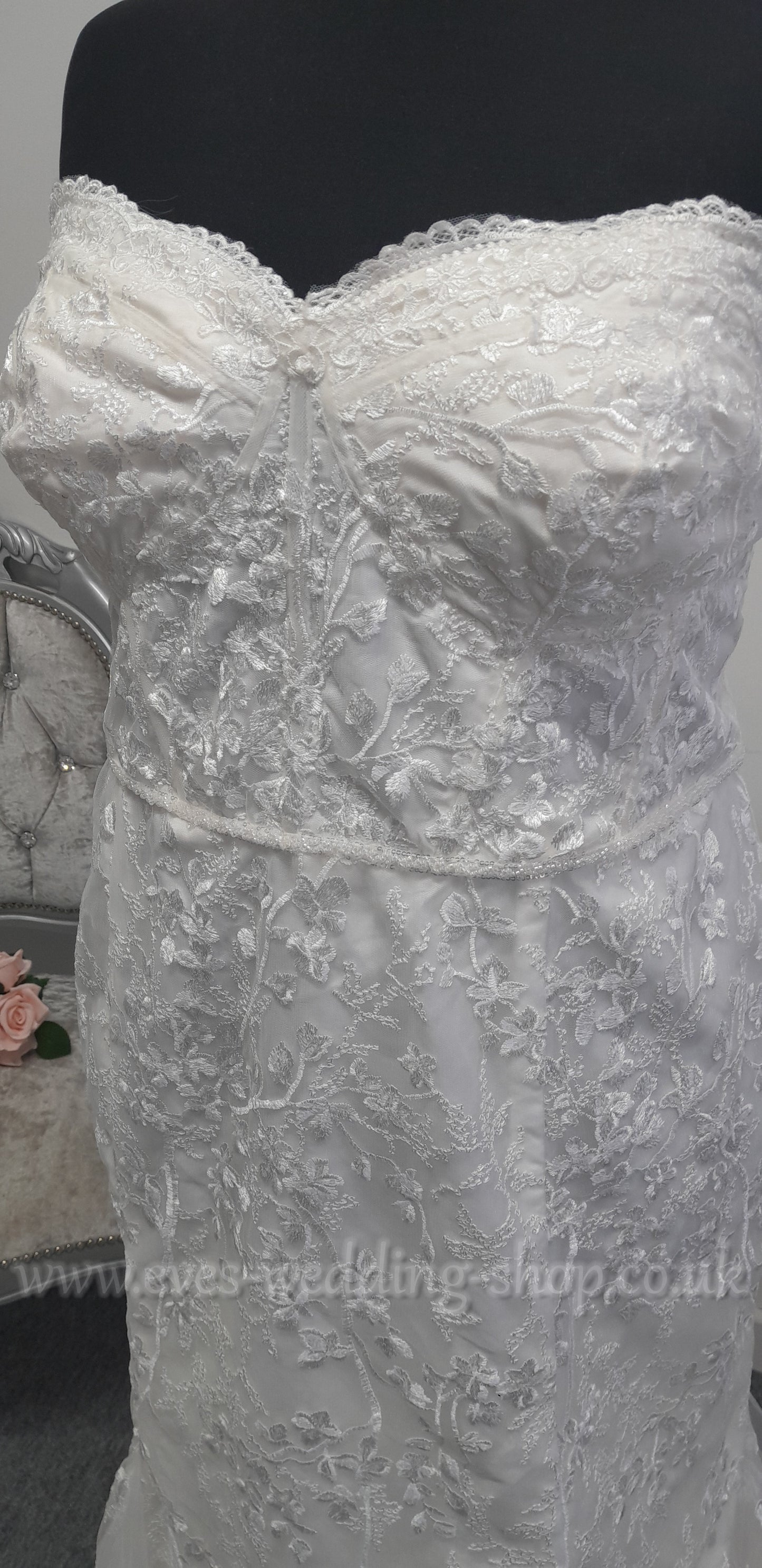 David's Bridal ivory wedding dress US 24, UK 26