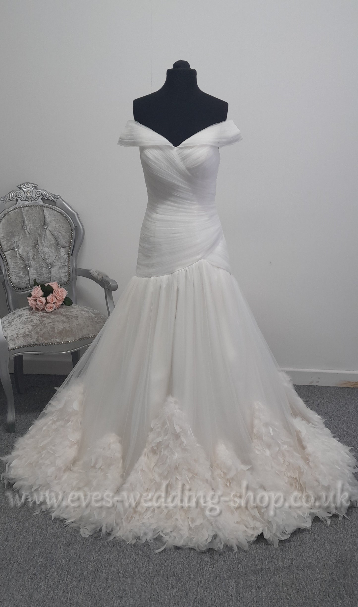 Anna Lizh feather off the shoulder wedding dress UK 12