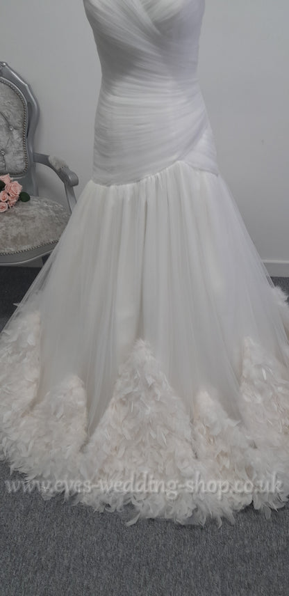 Anna Lizh feather off the shoulder wedding dress UK 12