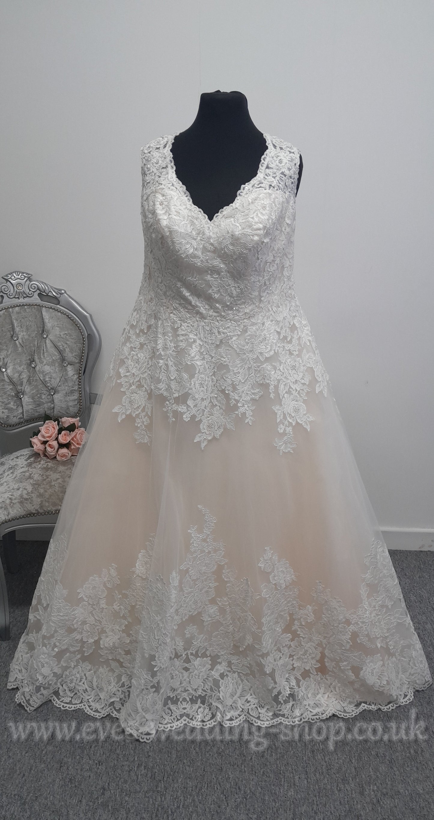 David's Bridal ivory / champagne wedding dress US 20, UK 22