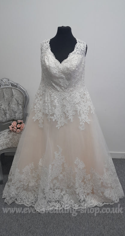 David's Bridal ivory / champagne wedding dress US 20, UK 22