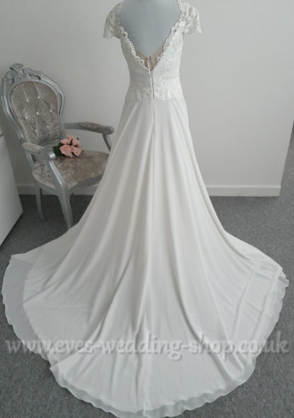 Angela Bianca ivory wedding dress EU 42, UK 14